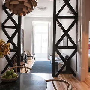 https://madalena-orqudea-living.hotels-lisbon-portugal.com
