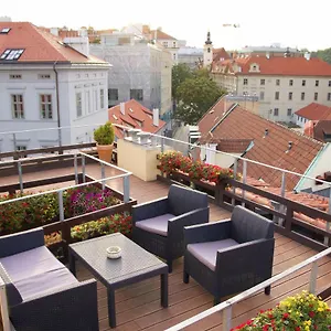 https://old-town-agnes-deluxe-terrace.praguehotelsweb.com